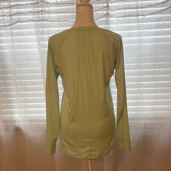 Athleta NWOT 3/4 zip, long sleeve workout jacket, size medium, mint green color - Picture 2 of 9